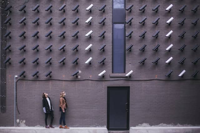 J'interviens dans toutes les étapes de la mise en œuvre d’un programme de protection et de sécurisation du domaine d’information de votre entreprise.