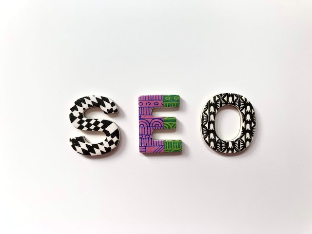 Après un audit complet de votre site et de vos concurrents, nous mettrons en place une stratégie SEO efficace afin d'améliorer son positionnement dans les résultats des moteurs recherche.